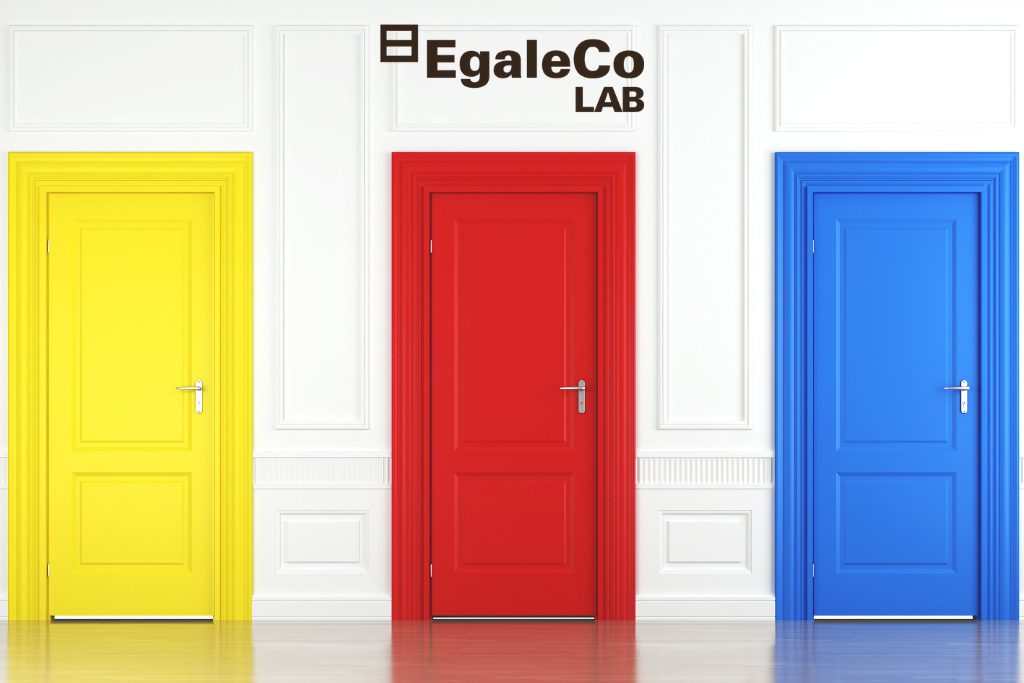 egaleco lab imagen de puertas de colores simulando opciones
